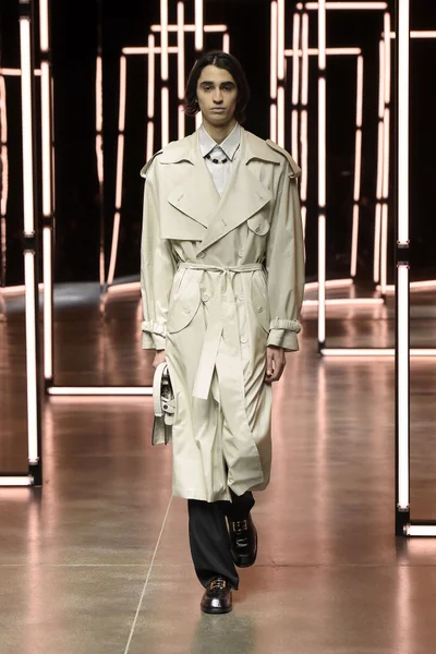 Look 17